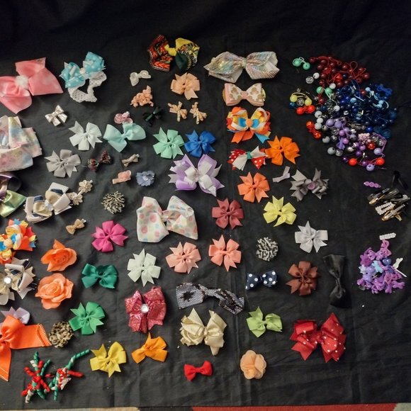 HUGE HAIR CLIPS BUNDLE - 150pcs hair accessories. BOWS, BALLS, CLIPS